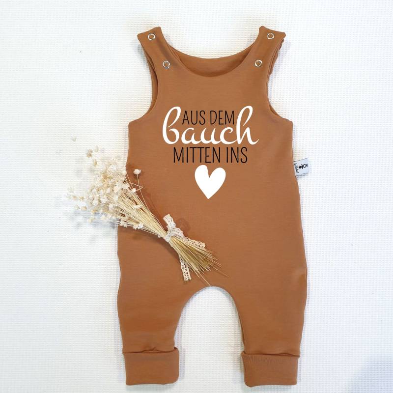 Caramel - Aus Dem Bauch Mitten Ins Herz | Schwarz-Weiss Einteiliger Strampler Von Sharlene Babymode Handmade in Germany von SharleneBabymode