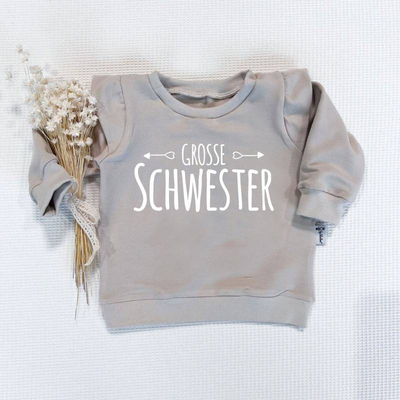 Creme Mit Rüschenarm - Grosse/Kleine Schwester Pfeile | W Sweater Von Sharlene Babymode Handmade in Germany Pullover, Sweatshirt von SharleneBabymode