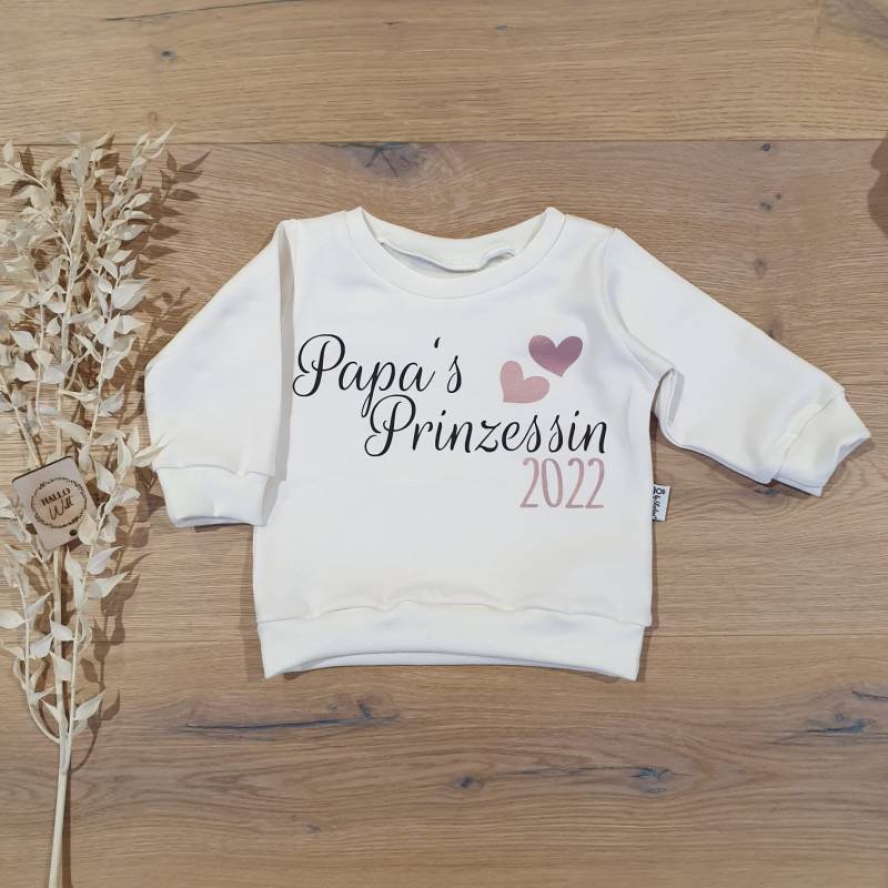 Cremeweiss - Papa's Prinzessin Mit Oder Ohne Jahr | Schwarz-Rosegold Sweater Von Sharlene Babymode Handmade in Germany von SharleneBabymode