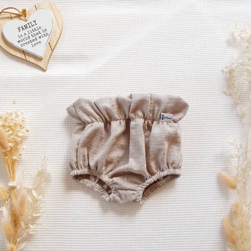 Geraffte Bloomer - Musselin Beige Gold Punkte Von Sharlene Babymode Handmade in Germany Baby Hose von SharleneBabymode
