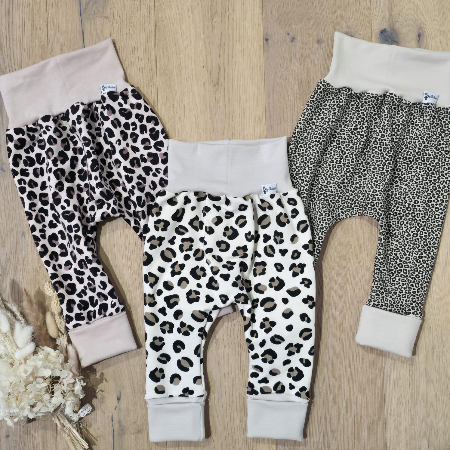 Leo Love Mitwachshose - Verschiedene Designs Von Sharlene Babymode Handmade in Germany Baby Hose Kinderhose von SharleneBabymode