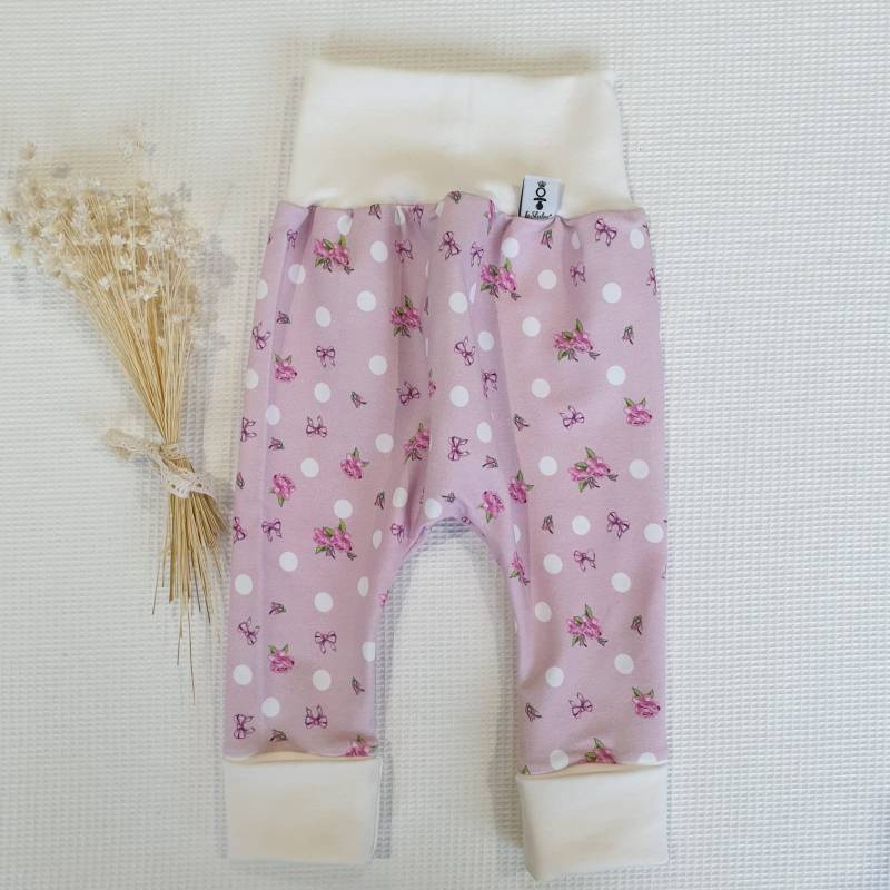 Punkte Schleifen Rose | Weiss - Mitwachshose Von Sharlene Babymode Handmade in Germany Baby Hose von SharleneBabymode