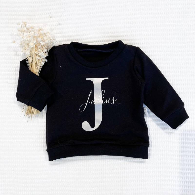 Schwarz - Buchstabe | Silber & Name | Weiss Sweater Von Sharlene Babymode Handmade in Germany Baby Pullover Oberteil, Sweatshirt von SharleneBabymode
