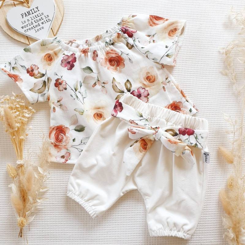 Set - Bluse Musselin Camel Blumen Und Cremeweiss Bloomer Mit Bindeband | M.c.b. Von Sharlene Babymode Set Handmade von SharleneBabymode