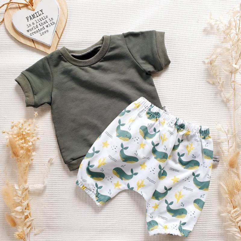 Set - Shirt Khaki Und Bloomer Waale Grün Von Sharlene Babymode Set Pullover Hose Für Dein Baby von SharleneBabymode