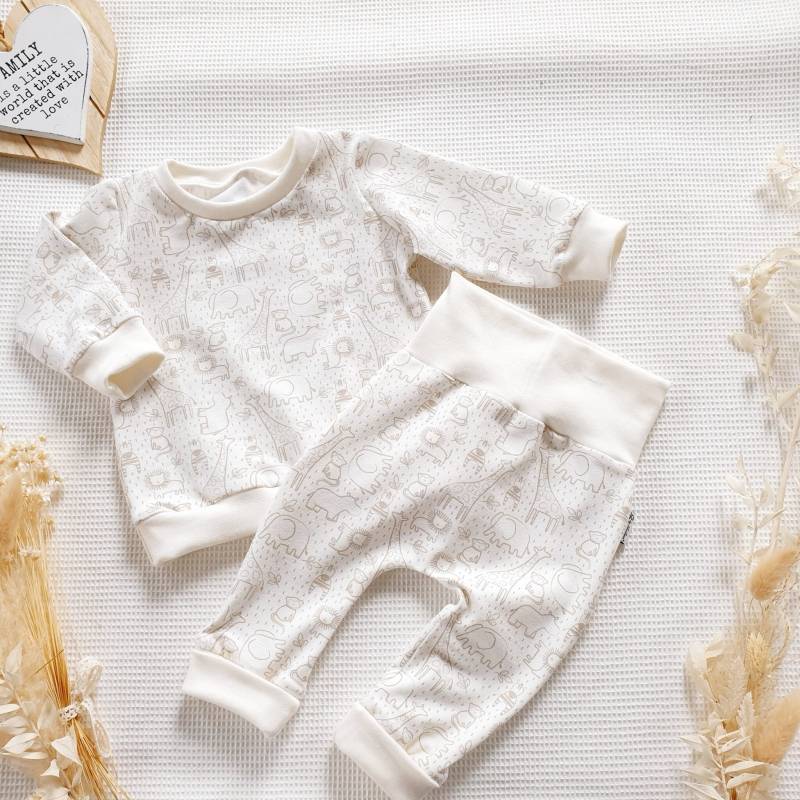 Set - Zootiere | Weiss Sweater Und Jogging Pants Handmade Von Sharlene Babymode von SharleneBabymode