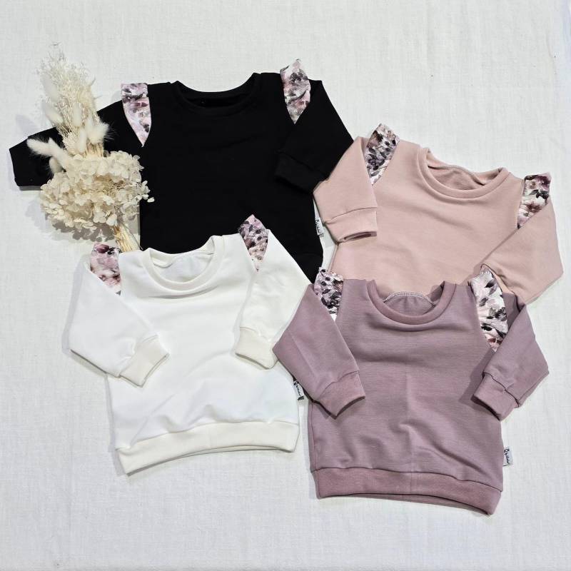 Sweater Mit Rüschen Ribjersey Altrose Blumen - in 4 Farben Verfügbar Sweatshirt Von Sharlene Babymode Handmade Germany von SharleneBabymode