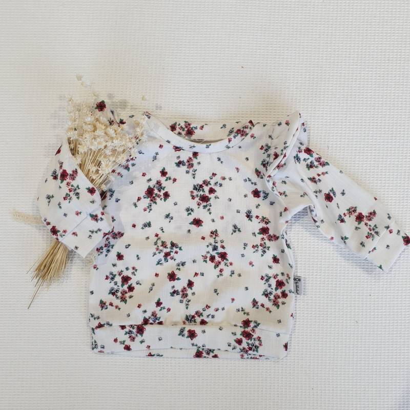 Weiss Blüten - Shirt Oder Sweater Mit Rüschen Aus Leichter Viskose Von Sharlene Babymode Handmade in Germany von SharleneBabymode