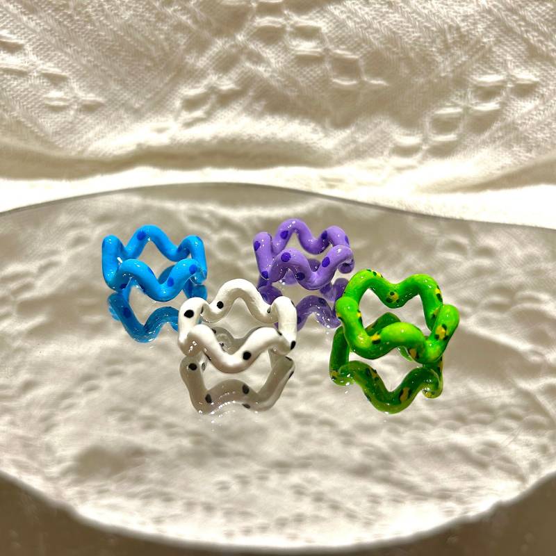 Winken Ringe | Lufttrocknender Ton Niedlich Polymer Clay Handarbeit Regenbogen Geschenk Aussage Kawaii Chunky Weihnachten|Verlobung|Valentinstag von SharonLDesignStudio