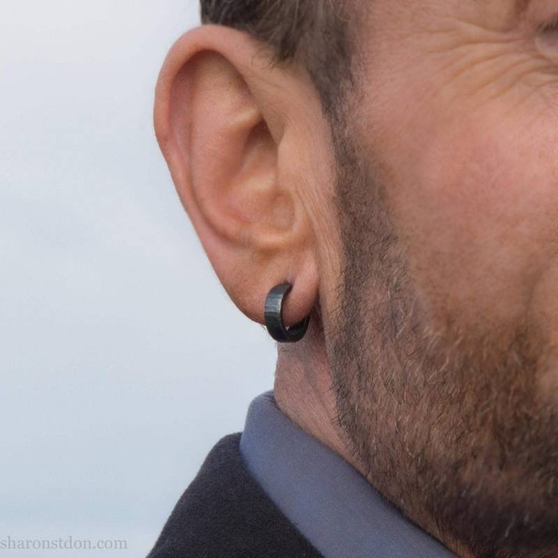 14 X 4 Mm Sterling Silber Creolen Schwarz Oxidiert 14 X 4 Mm Sterling Silber Creolen Schwarz Oxidiert von SharonSaintDon