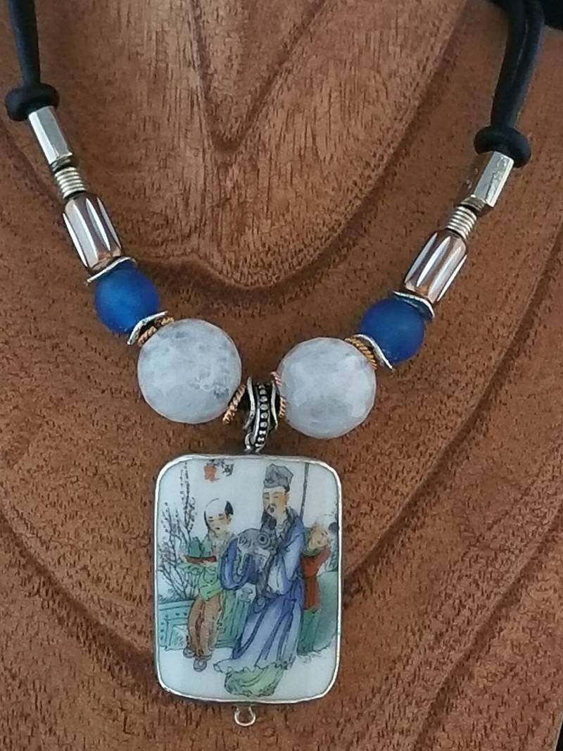 Ming-Dynastie Porzellan Anhänger Halskette von ShaunaCohenDesigns