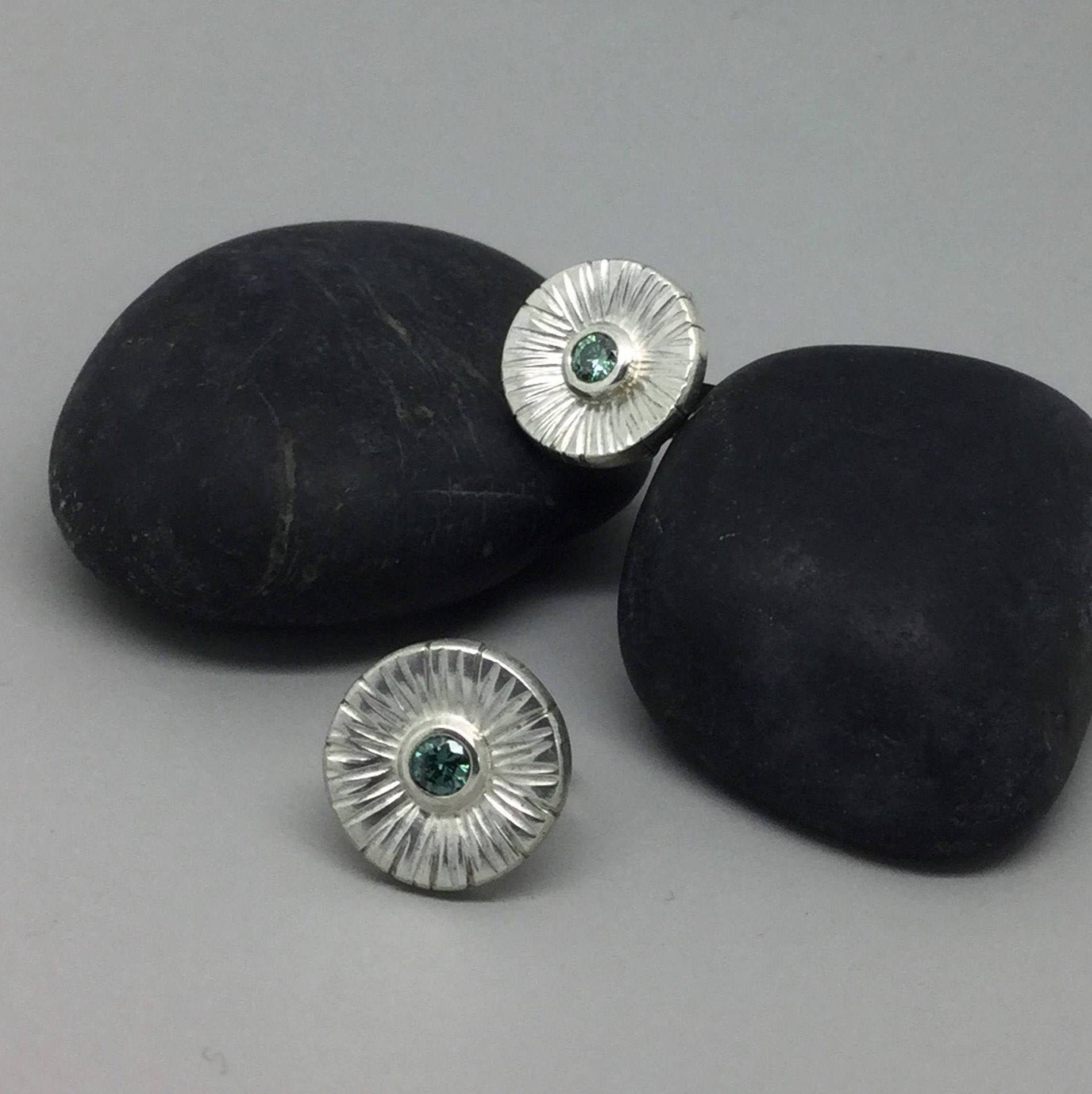 Teal Blau Diamant Silber Ohrringe von ShavlikJewelry