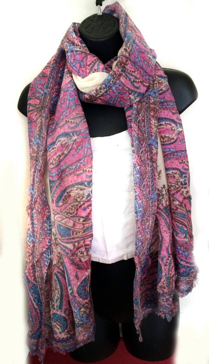 Blue Gold-Schmetterlings-Blumen-Schal-Verpackungs-Schal Baumwolle Langer Schal Frauen Zubehör Blue Gold-Schmetterlings-Blumen-Schal-Verpackungs-Schal Baumwolle Langer Schal Frauen Zubehör von ShawlsnScarves