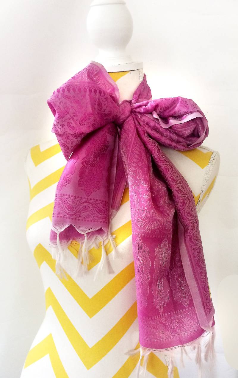 Blue Gold-Schmetterlings-Blumen-Schal-Verpackungs-Schal Baumwolle Langer Schal Frauen Zubehör Blue Gold-Schmetterlings-Blumen-Schal-Verpackungs-Schal Baumwolle Langer Schal Frauen Zubehör von ShawlsnScarves