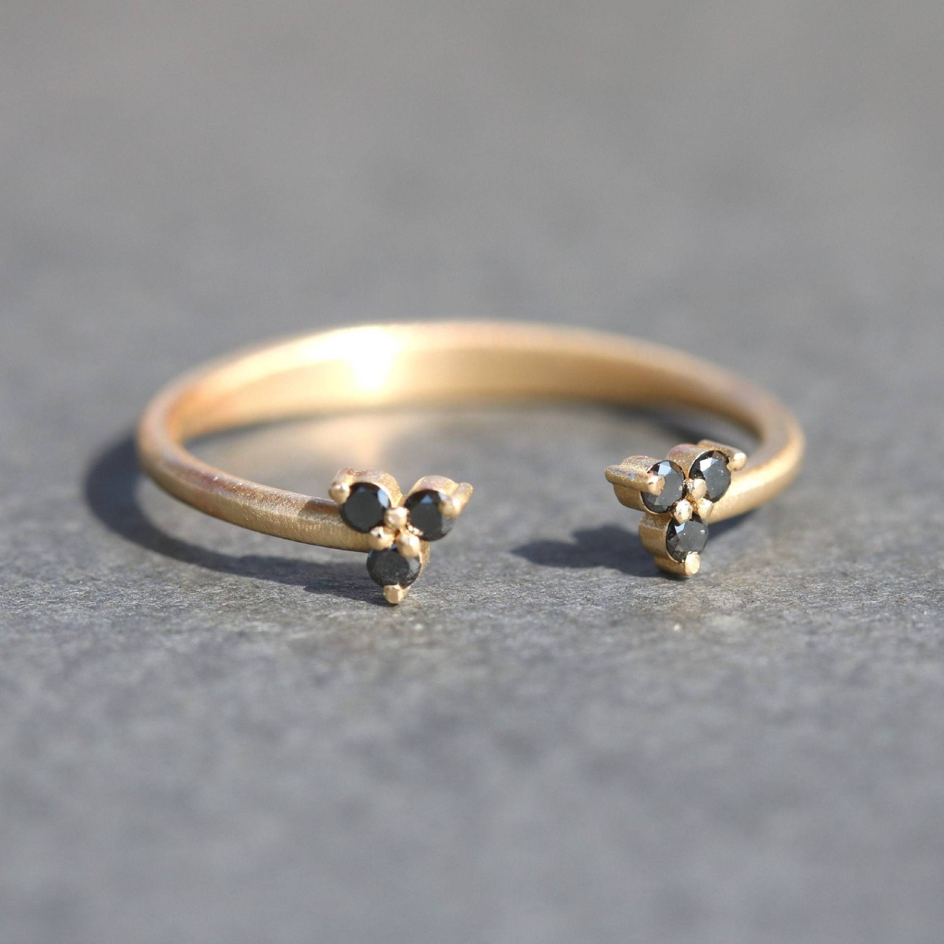 Offene Manschette Schwarzer Diamant Ring Offene Manschette Schwarzer Diamant Ring von ShayJewelryByTal