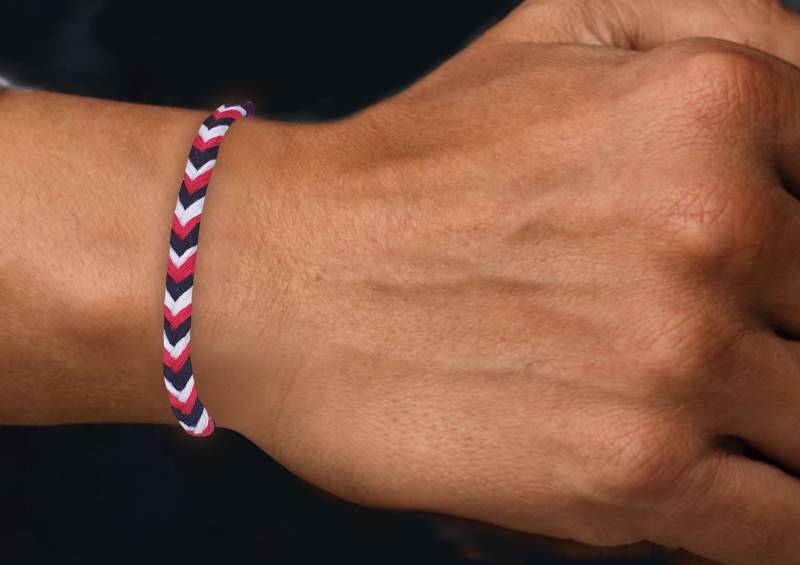 Schwarz Weiß Rotes Armband, Herren Armband, Fußball Armband, Freundschaftsarmband von ShazlaraArts