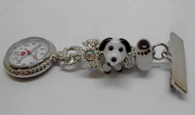 Einzigartige Hübsche Murano Glas Hundeuhr Für Krankenschwestern, Pfleger, Kosmetikerinnen Und Tierärzte von ShazziesJewels