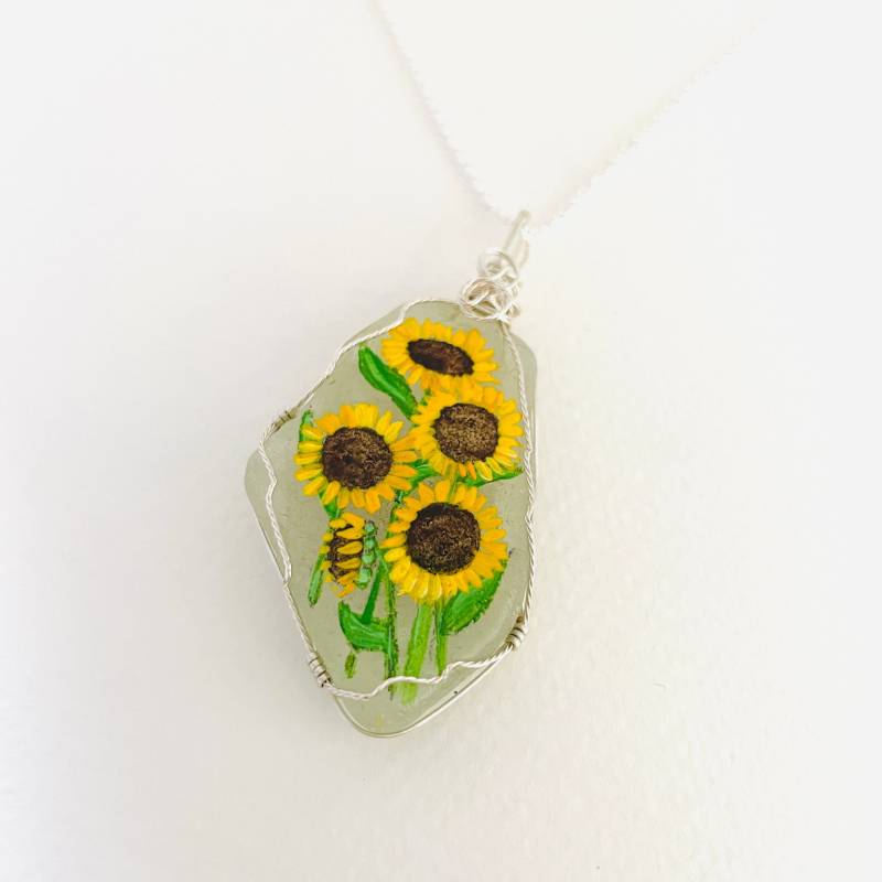 Bunch Of Sunflowers Handbemalte Seeglashalskette - 18 "Versilberte Kette." von ShePaintsSeaglass