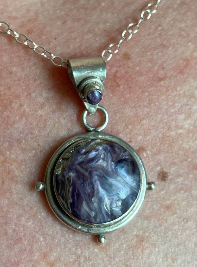 Charoit Und Sterling Silber Anhänger. Drittes Auge Anhänger, Kronenchakra Lila Kristall, Spiritueller Führer, Einzigartiger Charoit Und Sterling Silber Anhänger. Drittes Auge Anhänger, Kronenchakra Lila Kristall, Spiritueller Führer, Einzigartiger von SheSheJewel