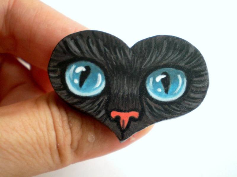 Hand Painted Cat Eye Brosche-Hand Paint Black Brosche, Herz Geformt Aus Holz Pin, Weihnachts-Geschenk Für Tierliebhaber, Katze-Geliebte Hand Painted Cat Eye Brosche-Hand Paint Black Brosche, Herz Geformt Aus Holz Pin, Weihnachts-Geschenk Für Tierliebhaber, Katze-Geliebte von ShebboDesign