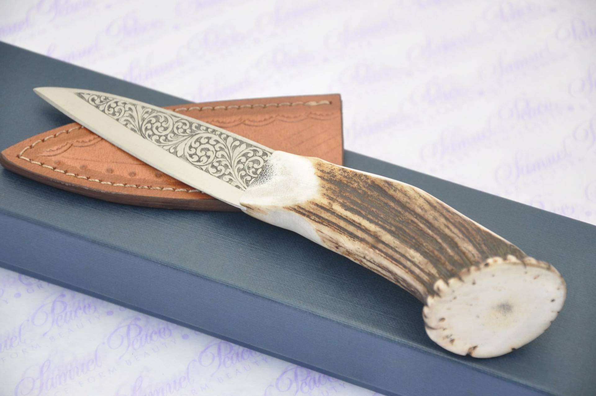Neue Echten Hand Graviert Voller Krone Hirsch Griff Sheffield Sgian Dubh Verpackt Mit Lederscheide von SheffieldCutleryShop