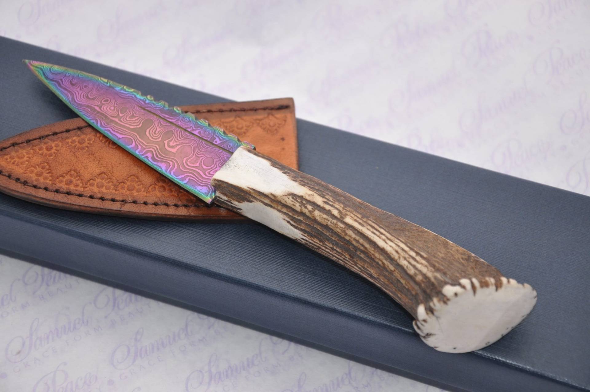 Neuer Wärmebehandelter Damaskus Stahl Vollkronen Hirsch Henkel Sheffield Sgian Dubh Boxed Mit Lederscheide von SheffieldCutleryShop