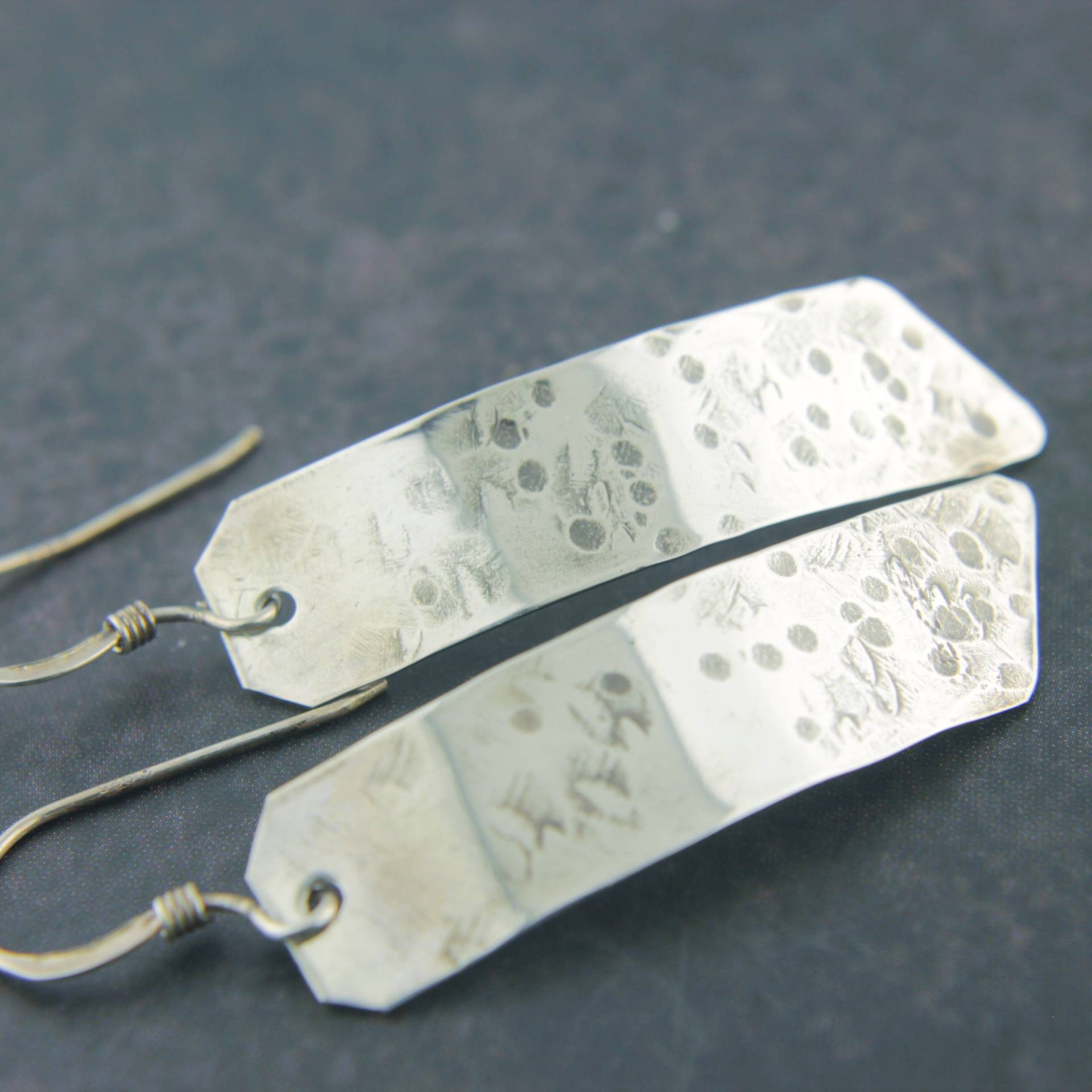 Handgeschmiedete Sterling Silber Ohrringe Gehämmertes Metall Handgeschmiedete Sterling Silber Ohrringe Gehämmertes Metall von SheilaDavisDesigns