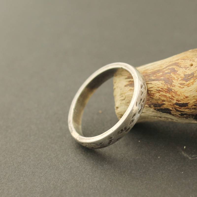 Handgeschmiedeter Sterling Silber Ring - Größe 8 3/4 Handgeschmiedeter Sterling Silber Ring - Größe 8 3/4 von SheilaDavisDesigns