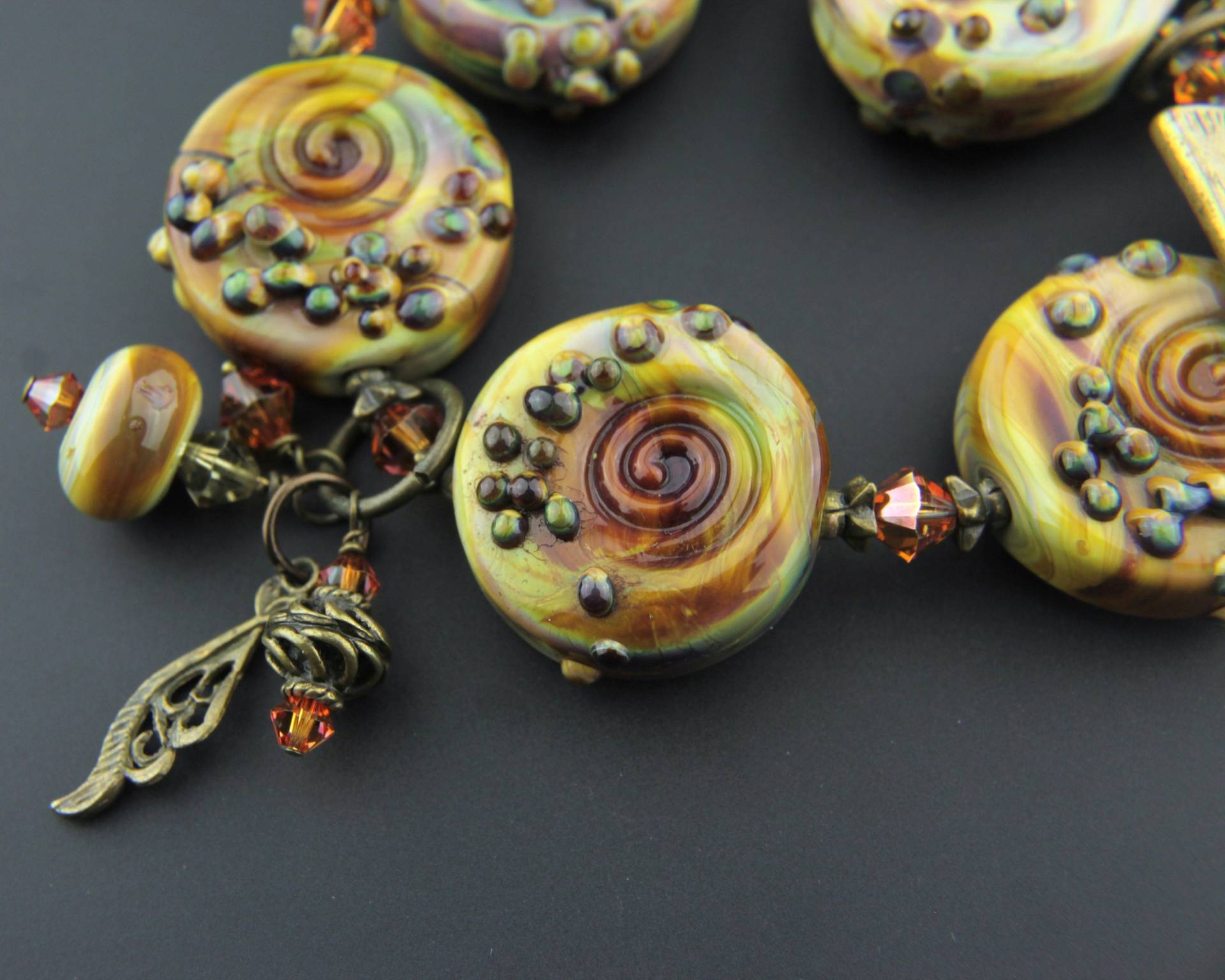 Lampwork Armband Chunky Antique Messing, Grün, Braun, Raku, Perlenschmuck Lampwork Armband Chunky Antique Messing, Grün, Braun, Raku, Perlenschmuck von SheilaDavisDesigns