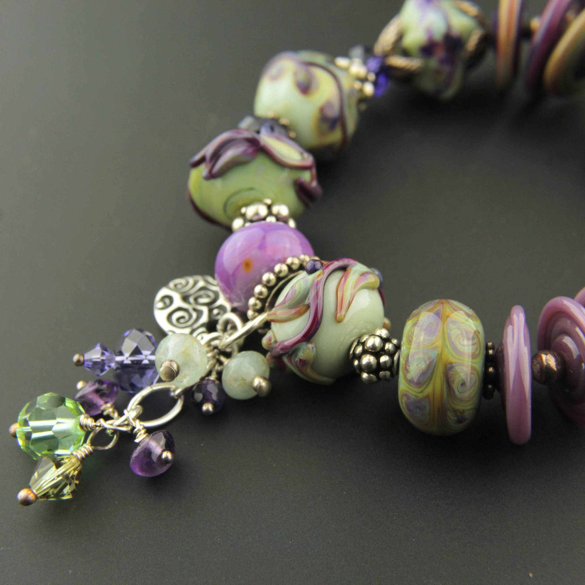 Silber Armband, Glasperlen, Lila, Grün, Perlenschmuck "Sommerwiese' Silber Armband, Glasperlen, Lila, Grün, Perlenschmuck "Sommerwiese' von SheilaDavisDesigns