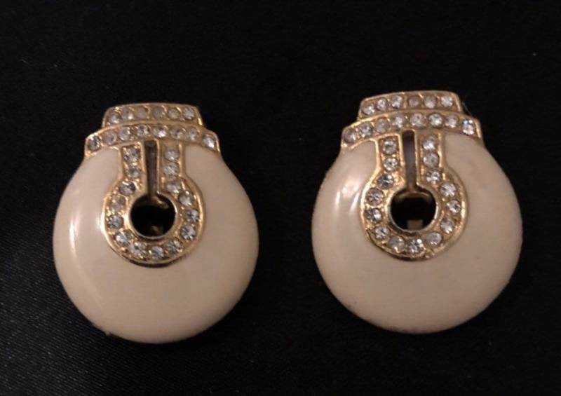 Vintage Creme Emaille Ohrclips Gold Strass Schmuck von Sheilalussier