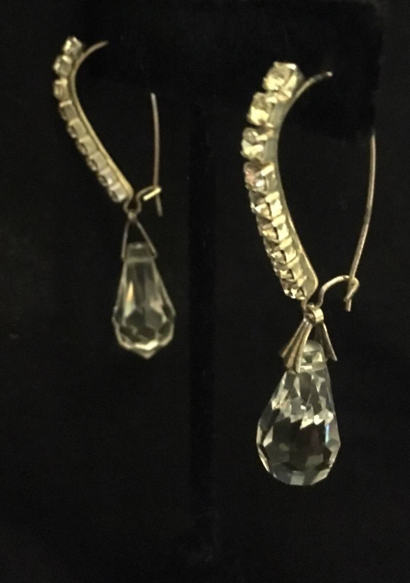 Eleganter Silbernashestone & Clear Chrystal Tear-Drop Wire Dangle Earrings-Wedding-Dinner von Sheilalussier