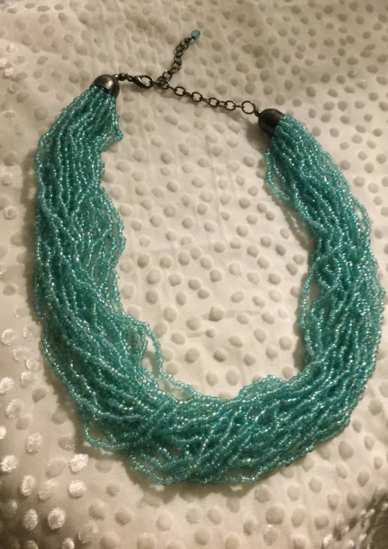 Mehrstrang Hellgrüner Saatperlen Verstellbare Halskette von Sheilalussier