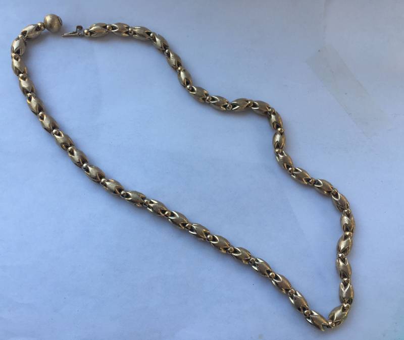 Napier Signiert Gold Metall Abstrakte Kette Halskette Vintage von Sheilalussier