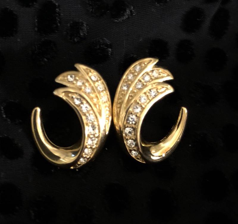 Trifari Gold Post & Clear Crystal Rhinestone Art Deco Earrings von Sheilalussier