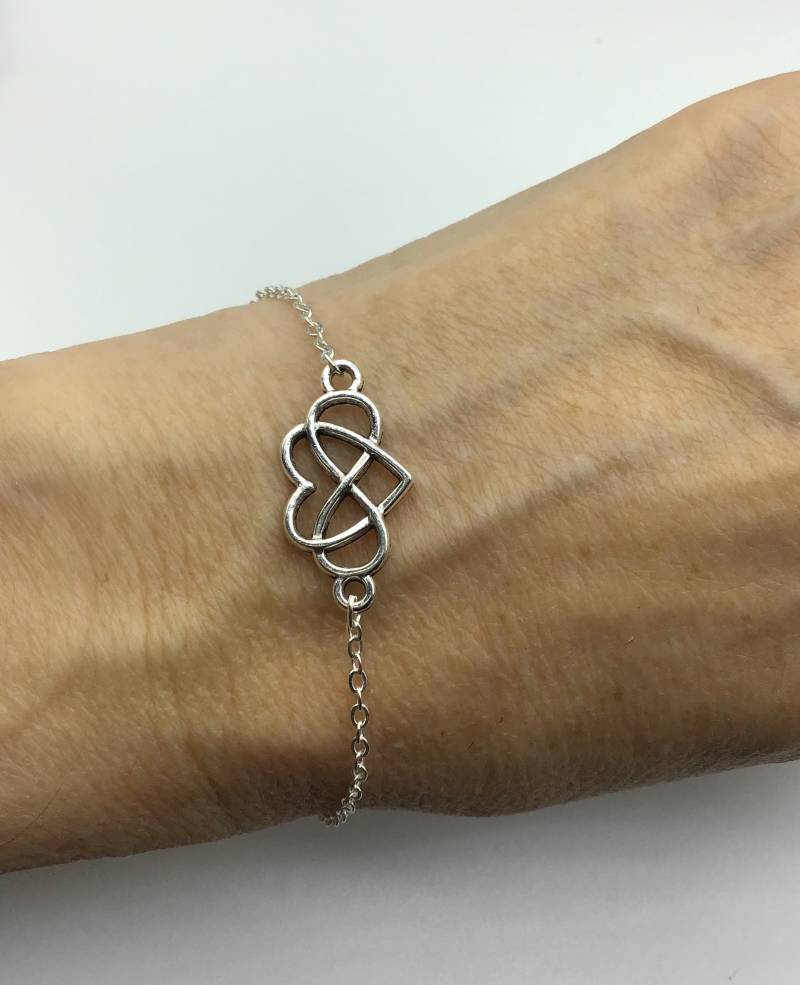 Infinity Herz Symbol Armband, Polyamory, Viele Lieben, Unendlich Liebe Boho Für Immer Poly Schmuck von Sheilasattic
