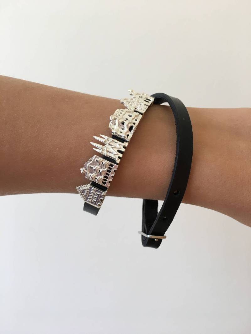 Barcelona Charms Citymania - Statement Armbänder Lederarmband Jubiläumsgeschenk Für Sie Barcelona Charms Citymania - Statement Armbänder Lederarmband Jubiläumsgeschenk Für Sie von Shekhtwoman