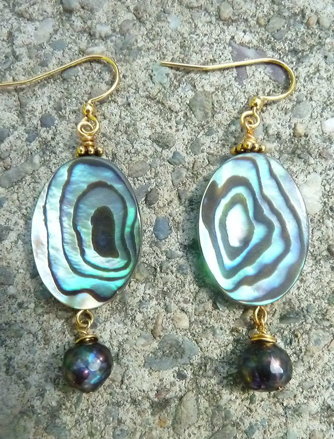 Abalone Und Gold Ohrringe Mit Peacock Perlen Abalone Und Gold Ohrringe Mit Peacock Perlen von ShellDanceDesigns