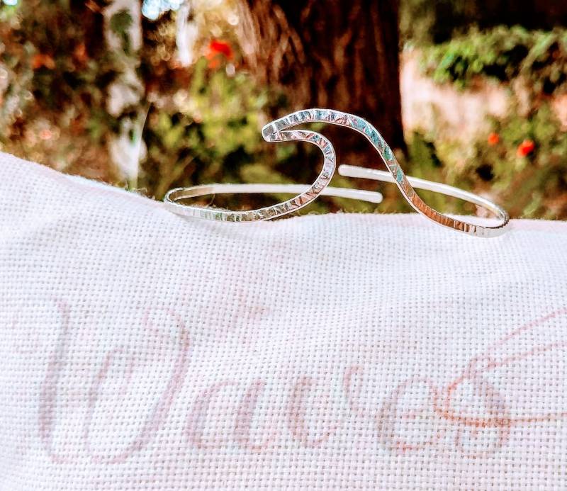 Plus Size - Ocean Wave Oberarmmanschette, Armband, Armreif von ShellDanceDesigns