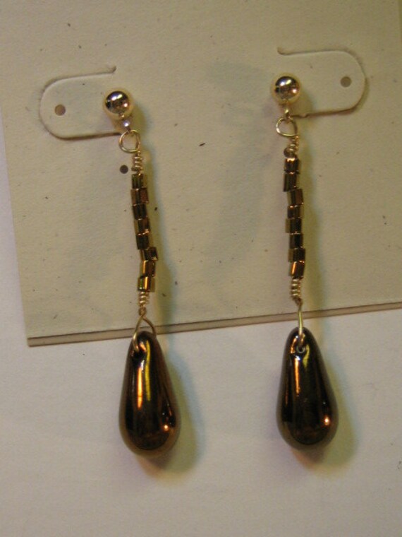 14K Gold Filled Ohrringe Mit Bronzefarbenen Saat - Und Glasperlen 14K Gold Filled Ohrringe Mit Bronzefarbenen Saat - Und Glasperlen von ShellaBDesigns
