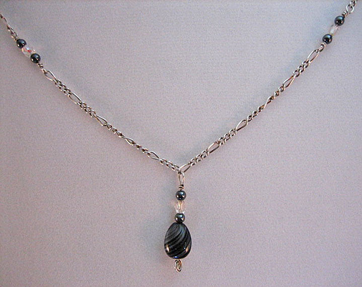 sterlingsilber Und Drahtgewickelter Perlenanhänger Halskette sterlingsilber Und Drahtgewickelter Perlenanhänger Halskette von ShellaBDesigns