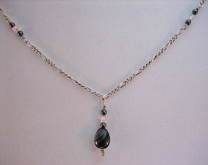 sterlingsilber Und Drahtgewickelter Perlenanhänger Halskette von ShellaBDesigns