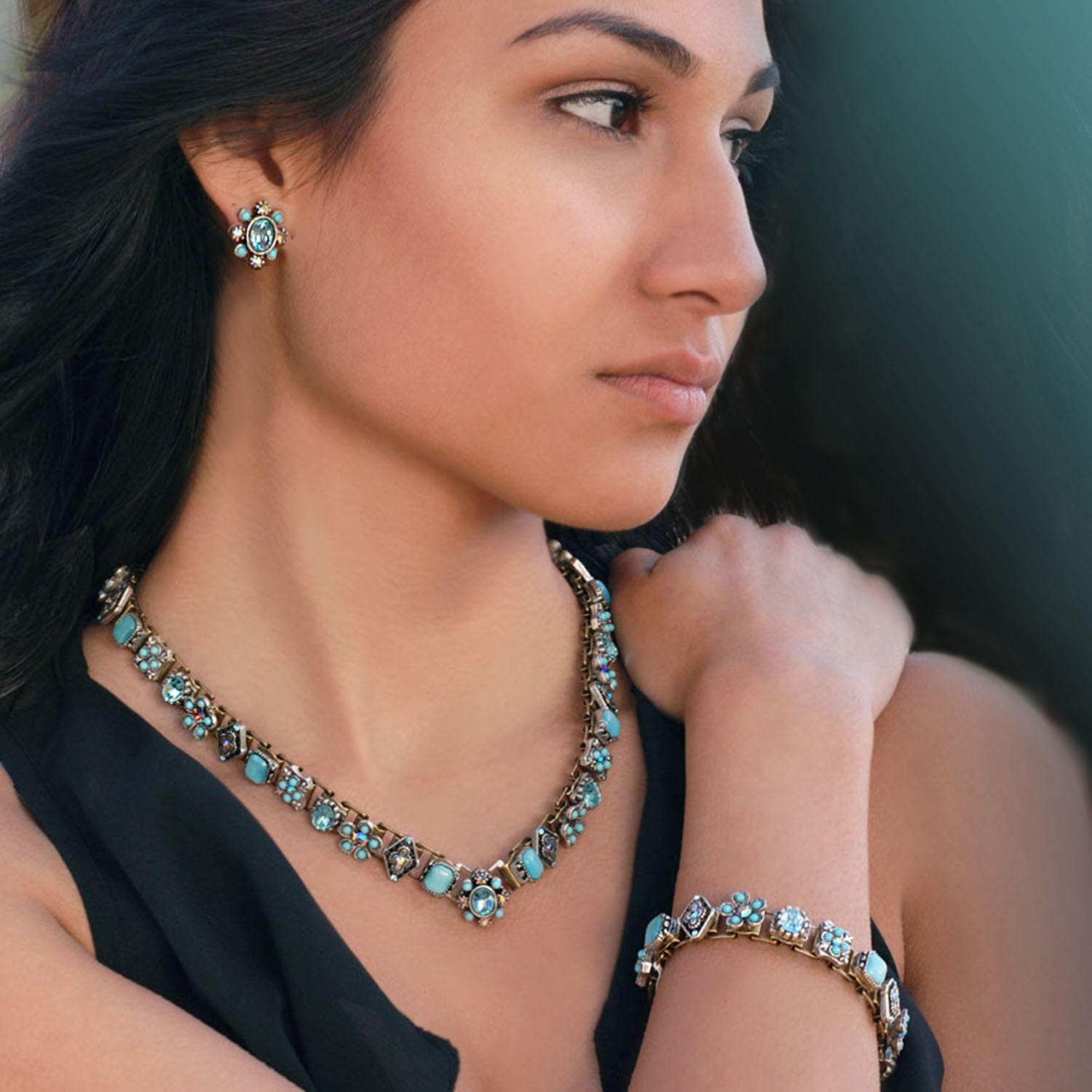 Aqua Kristall Statement Kette Vintage Glas & Bücher Kette von ShelleyCooperJewelry