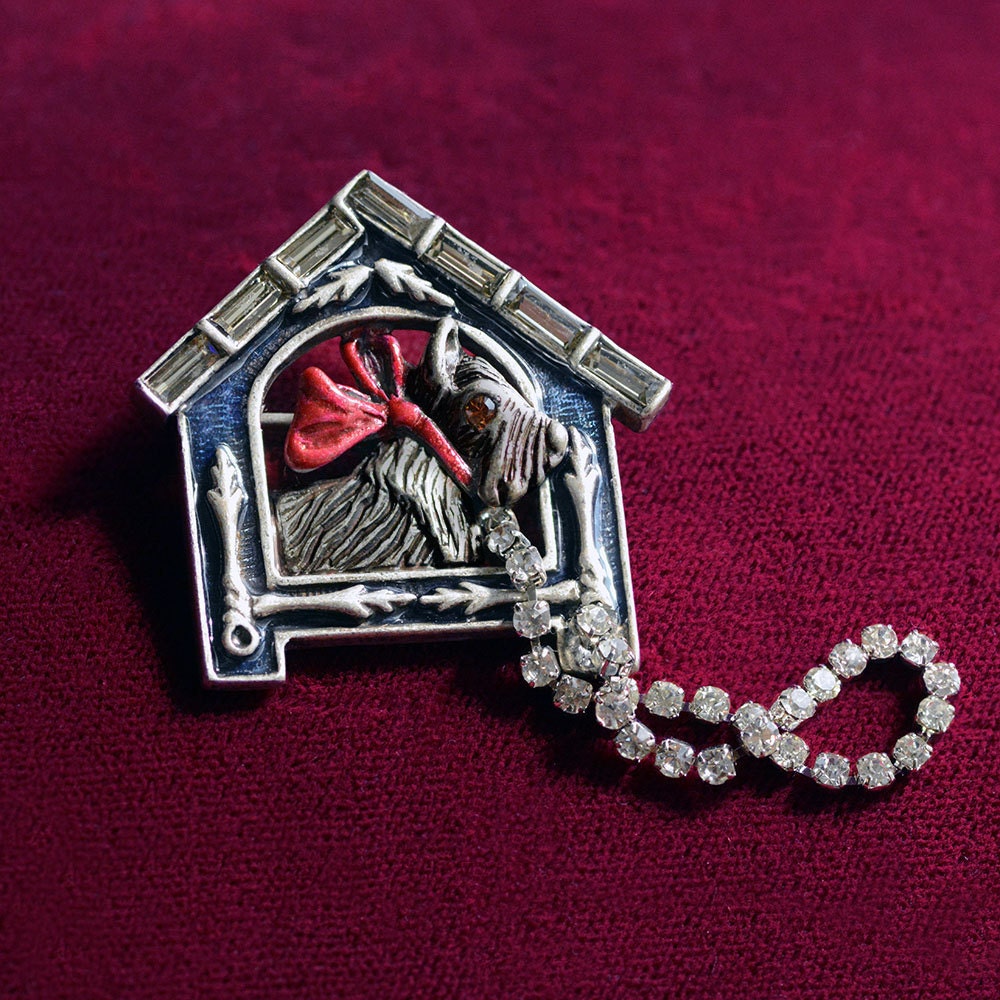 Art Deco Scottish Terrier Brosche Emaille Hundebrosche, Kristall Leine Art Deco Scottish Terrier Brosche Emaille Hundebrosche, Kristall Leine von ShelleyCooperJewelry