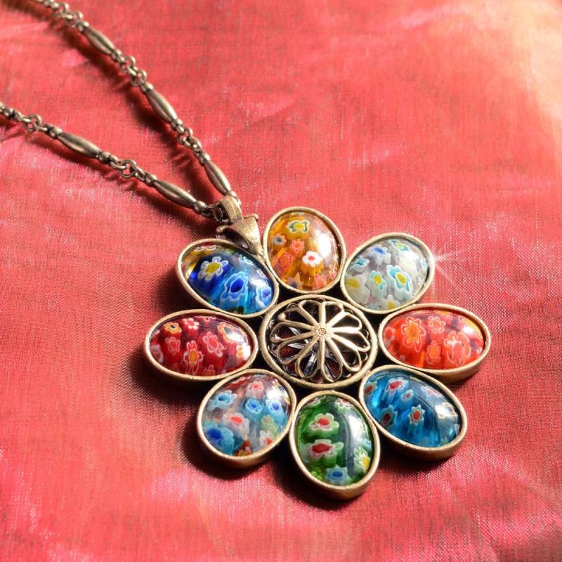 Millefiori Glasblumen-Kette Retro Boho Regenbogenanhänger von ShelleyCooperJewelry