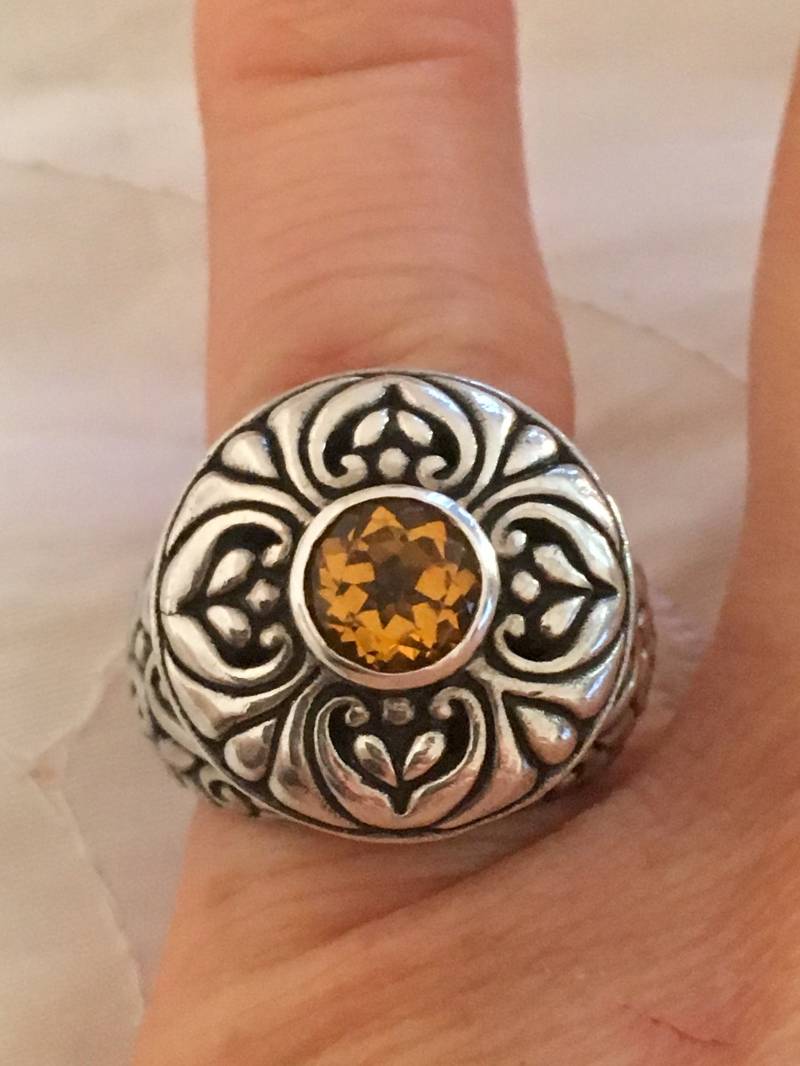 Vintage .925 Sterling Silber 1 Karat Gelb Orange Rund Citrin Ring Größe 5, 5 Vintage .925 Sterling Silber 1 Karat Gelb Orange Rund Citrin Ring Größe 5, 5 von Shelleyscollectibles