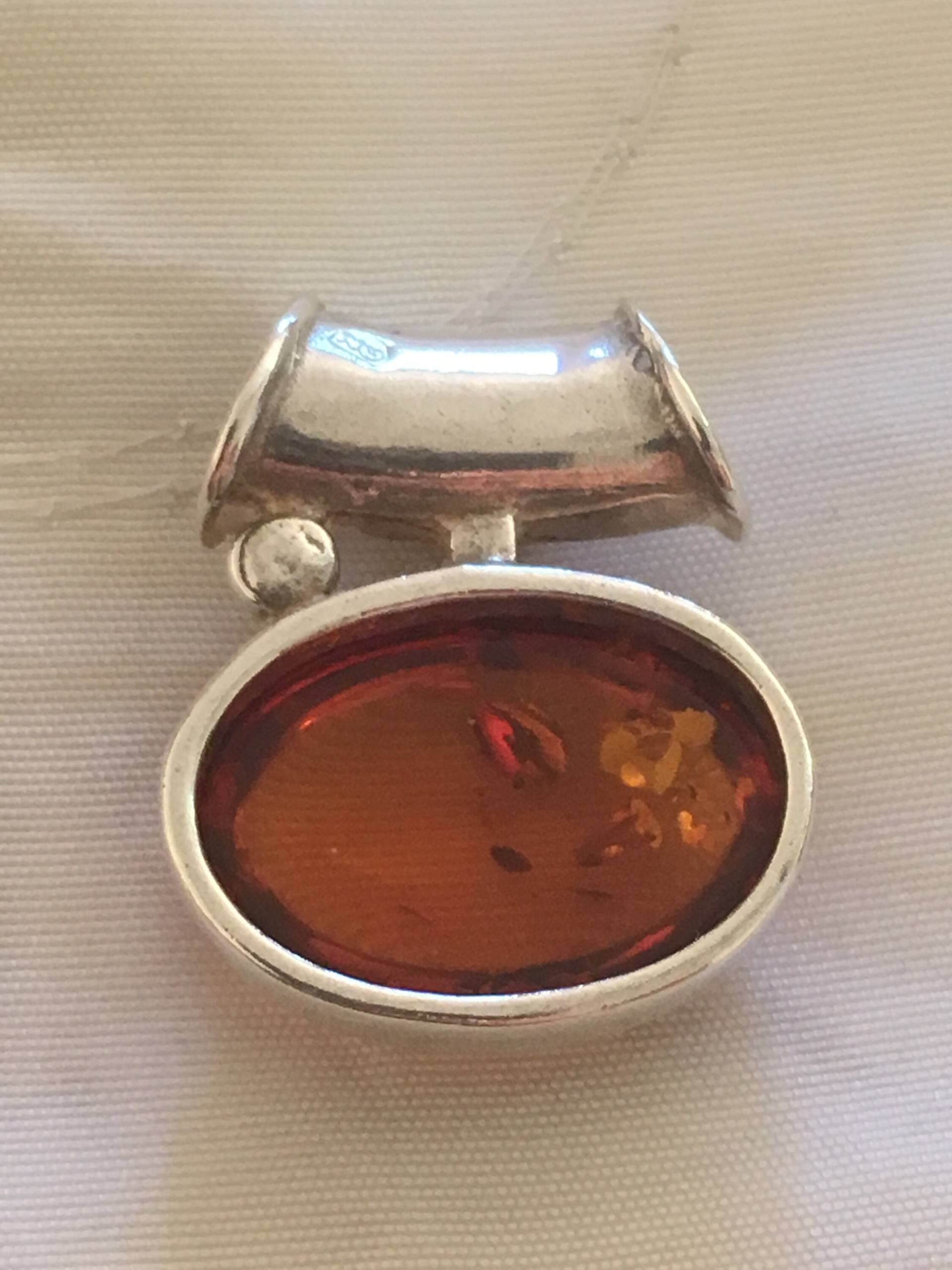 Vintage .925 Sterling Silber Handwerker Hand Gefertigt Orange Honig Bernstein Halskette Anhänger Vintage .925 Sterling Silber Handwerker Hand Gefertigt Orange Honig Bernstein Halskette Anhänger von Shelleyscollectibles