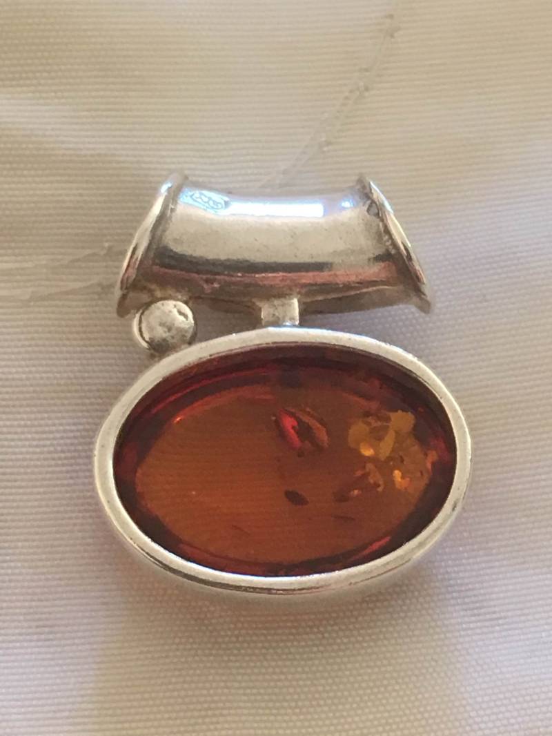 Vintage .925 Sterling Silber Handwerker Hand Gefertigt Orange Honig Bernstein Halskette Anhänger Vintage .925 Sterling Silber Handwerker Hand Gefertigt Orange Honig Bernstein Halskette Anhänger von Shelleyscollectibles