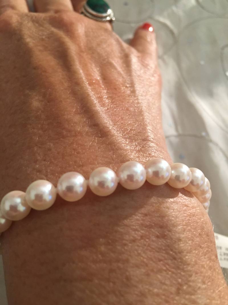 Vintage Akoya Perlenstrang Armband 14K Gelbgold Verschluss 6-6, 5 Mm Perlen 7, 5 "Lang Vintage Akoya Perlenstrang Armband 14K Gelbgold Verschluss 6-6, 5 Mm Perlen 7, 5 "Lang von Shelleyscollectibles