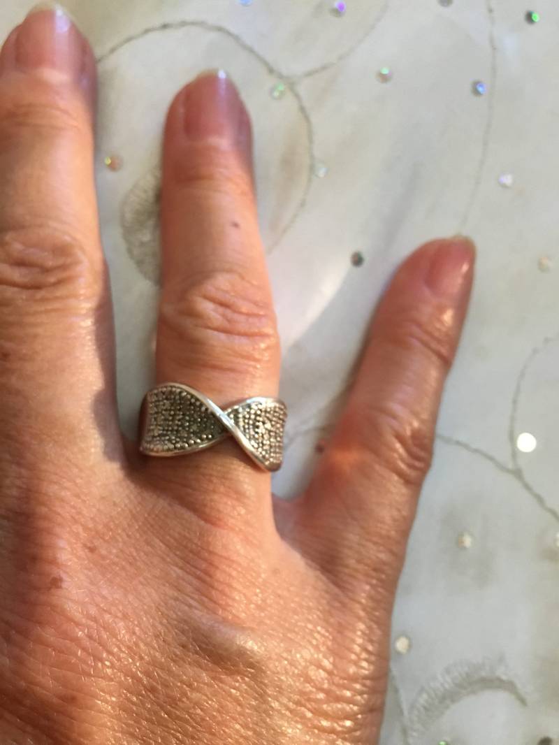 Vintage Kay Swirl Diamant Sterling Silber Band Ring Größe 6.5 Vintage Kay Swirl Diamant Sterling Silber Band Ring Größe 6.5 von Shelleyscollectibles